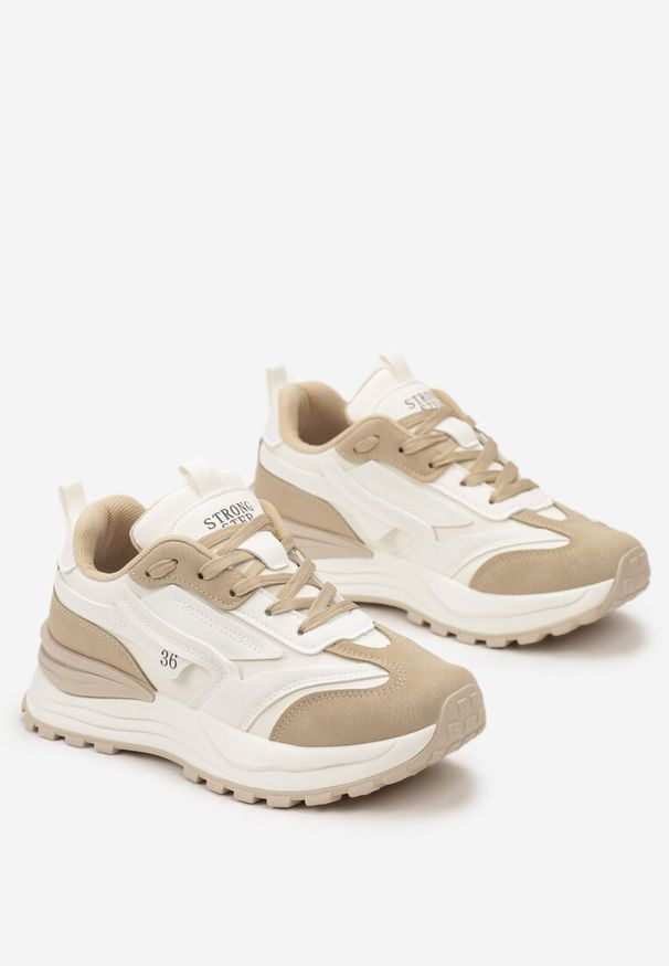 Renee - Beżowe Sneakersy z Ekoskóry ze Sznurowaniem i Ozdobnymi Naszywkami Ocellia. Kolor: beżowy. Materiał: jeans. Wzór: aplikacja