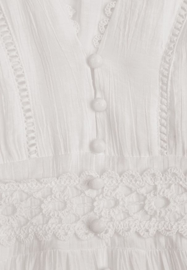 Born2be - Biała Sukienka Mini z Ażurowymi Wstawkami i Gumką w Talii Raliasa. Kolor: biały. Materiał: koronka. Wzór: ażurowy. Styl: boho. Długość: mini