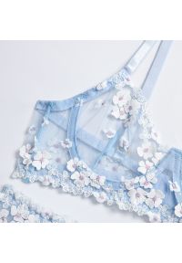 Intica - Komplet bielizny z kwiatowym haftem elegancki i wygodny Changok. Kolor: beżowy. Materiał: tkanina. Wzór: kwiaty, haft #9