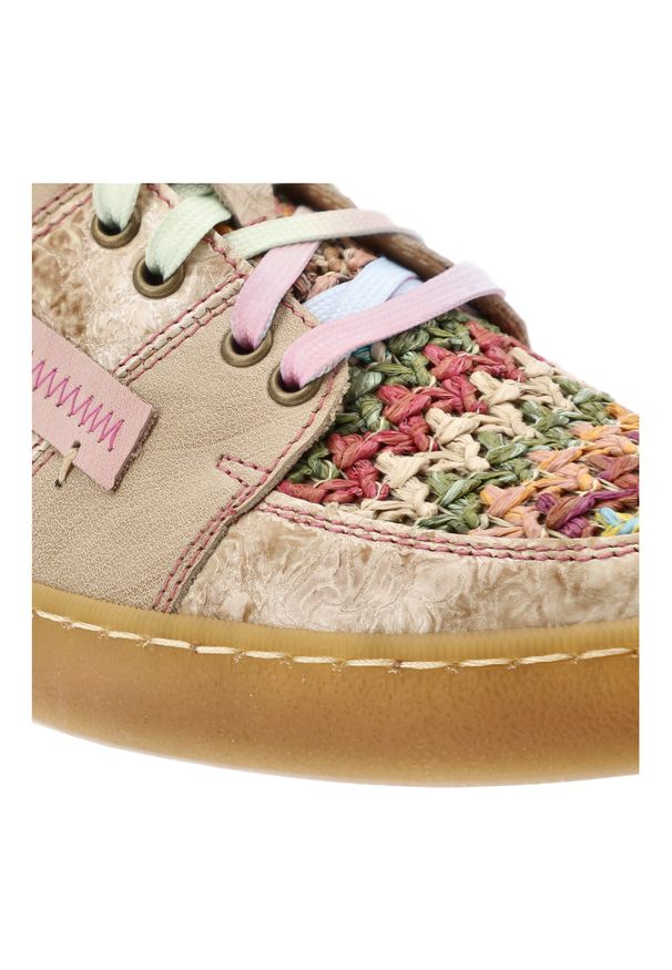 Beżowe Sneakersy Maciejka Stylowe Obuwie Damskie Z Kolorowymi Sznurówkami. Okazja: na co dzień, na spacer. Kolor: beżowy. Materiał: skóra. Szerokość cholewki: normalna. Wzór: kolorowy. Sport: turystyka piesza