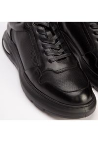 Wittchen - Męskie sneakersy skórzane z poduszką powietrzną czarne. Nosek buta: okrągły. Kolor: czarny. Materiał: skóra. Obcas: na koturnie #5