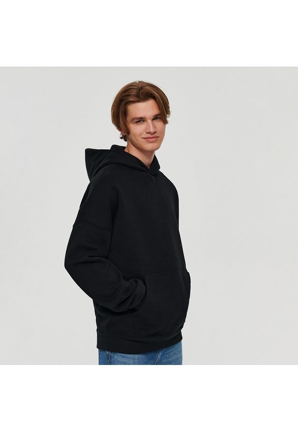 House - Czarna bluza z kapturem - Czarny. Typ kołnierza: kaptur. Kolor: czarny