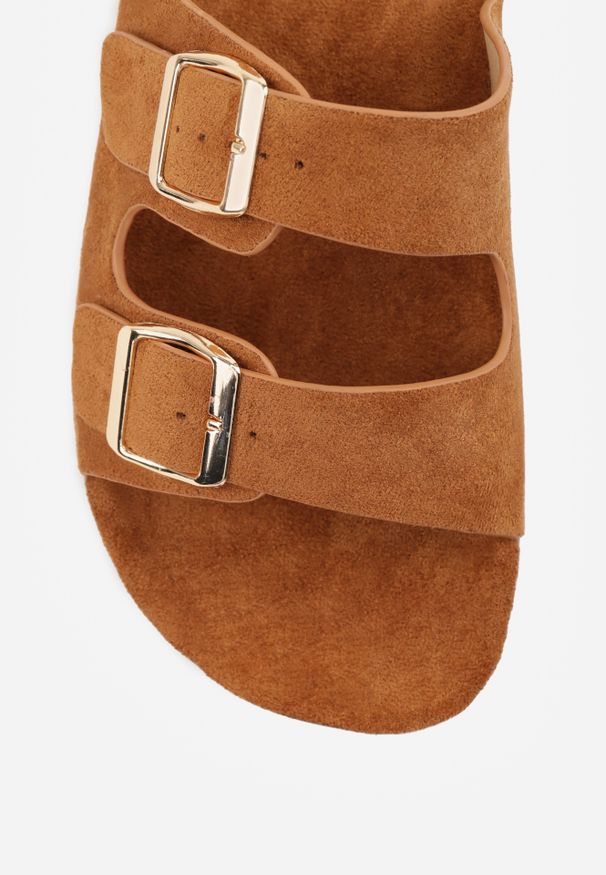 Renee - Camelowe Klapki Dorinore. Okazja: na co dzień. Kolor: brązowy. Styl: casual