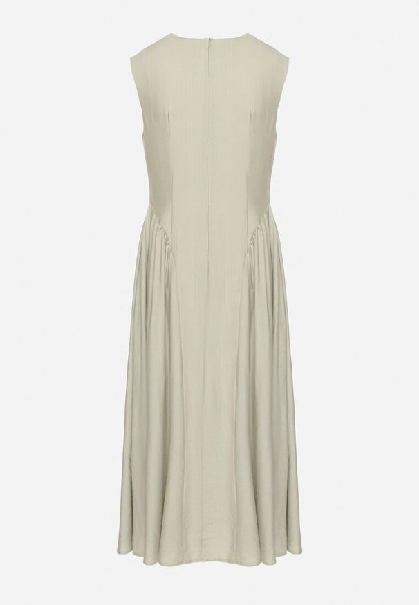 Born2be - Zielona Wiskozowa Sukienka o Rozkloszowanym Kroju Lirice. Okazja: na co dzień. Kolor: zielony. Materiał: wiskoza. Typ sukienki: proste. Styl: elegancki, casual, klasyczny