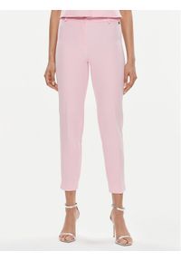 Maryley Spodnie materiałowe 24EB52Z/43OR Różowy Regular Fit. Kolor: różowy. Materiał: syntetyk #1