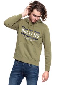 Mustang - MUSTANG BLUZA Bennet H Logo BURNT OLIVE 1008008 6358. Typ kołnierza: kaptur #7