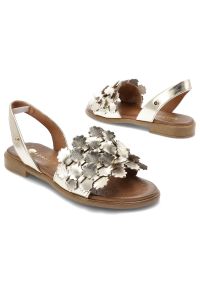 Sandały damskie Armodo, cholewka ze skóry naturalnej licowej z paskiem wokół pięty odkryty przód na płaskiej podeszwie, złote, 40468. Zapięcie: pasek. Kolor: złoty. Materiał: skóra. Obcas: na płaskiej podeszwie #5