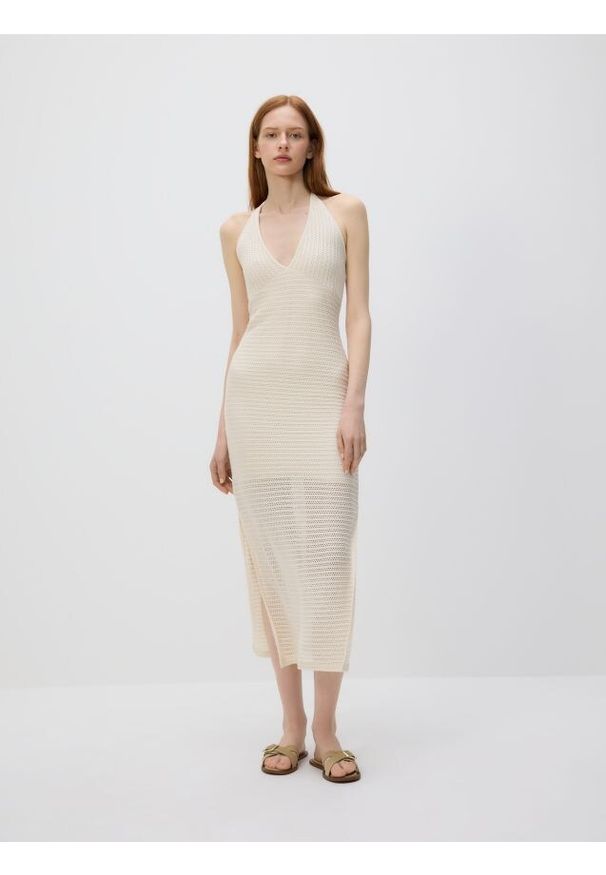 Reserved - Sukienka w ażurowy wzór - złamana biel. Materiał: bawełna. Wzór: ażurowy