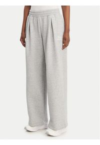 Under Armour Spodnie dresowe Rival Fleece Script 6012293 Szary Loose Fit. Kolor: szary. Materiał: bawełna #1