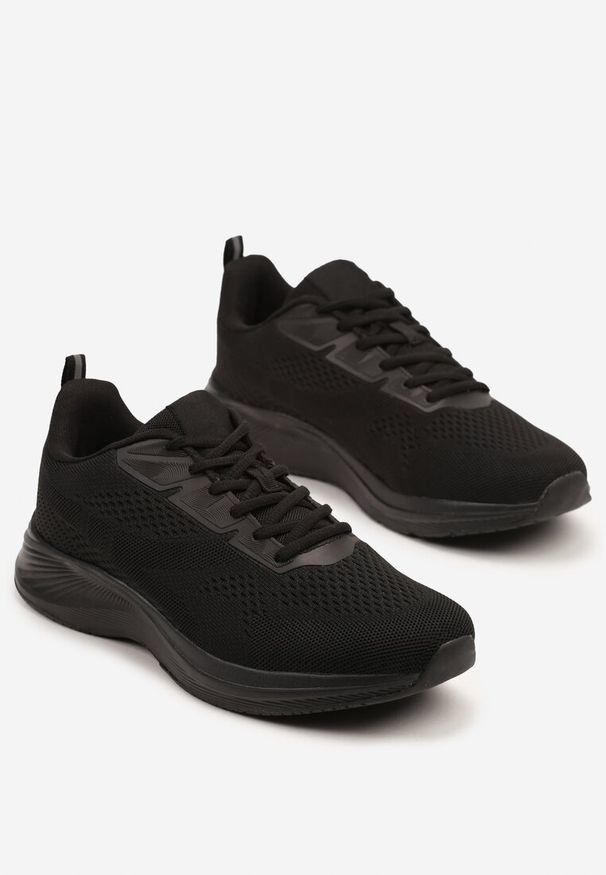 Born2be - Czarne Buty Sportowe Sneakersy Ozdobione Tłoczeniem Sarivara. Okazja: na co dzień. Kolor: czarny. Materiał: jeans. Wzór: aplikacja