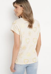 Born2be - Ciemnobeżowy T-shirt z Błyszczącym Nadrukiem z Elastycznej Bawełny Nacira. Kolor: beżowy. Materiał: bawełna. Wzór: nadruk. Styl: klasyczny, elegancki #2