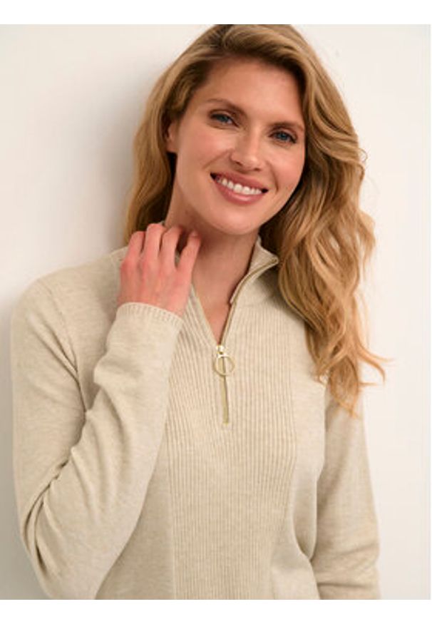 Cream Sukienka dzianinowa Crdela Knit 10611862 Beżowy Straight Fit. Kolor: beżowy. Materiał: wiskoza, dzianina