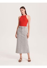 Reserved - Denimowa spódnica midi - jasnoszary. Kolor: szary. Materiał: bawełna, denim, elastan #1