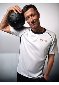 4f - 4F Koszulka treningowa szybkoschnąca męska 4F x Robert Lewandowski - biała XXL. Kolor: biały. Materiał: materiał. Sezon: lato. Sport: piłka nożna, fitness #1