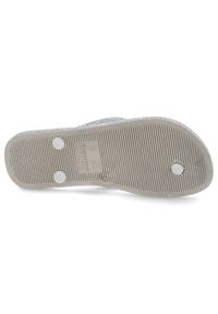 Szare Japonki Ipanema Brokatowe Klapki Damskie. Okazja: na co dzień, na plażę, na spacer. Kolor: szary. Materiał: materiał. Wzór: paski. Sezon: lato. Styl: casual, elegancki #4