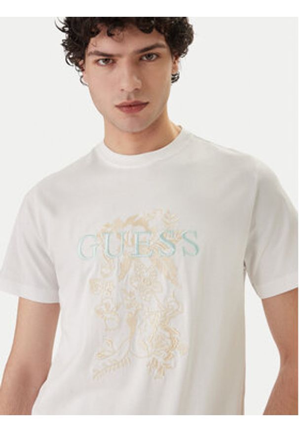 Guess T-Shirt M6GI17 K3038 Biały Regular Fit. Kolor: biały. Materiał: bawełna