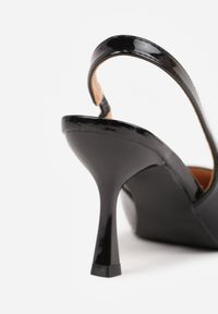 Born2be - Czarne Lakierowane Sandały na Szpilce z Noskiem w Szpic i Odkrytą Piętą Tadeonia. Nosek buta: szpiczasty. Kolor: czarny. Materiał: lakier. Obcas: na szpilce. Styl: elegancki #7