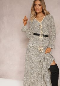 Renee - Biała Sukienka Endomela. Typ kołnierza: dekolt w serek. Kolor: biały. Długość rękawa: długi rękaw. Wzór: aplikacja. Styl: boho. Długość: maxi #4