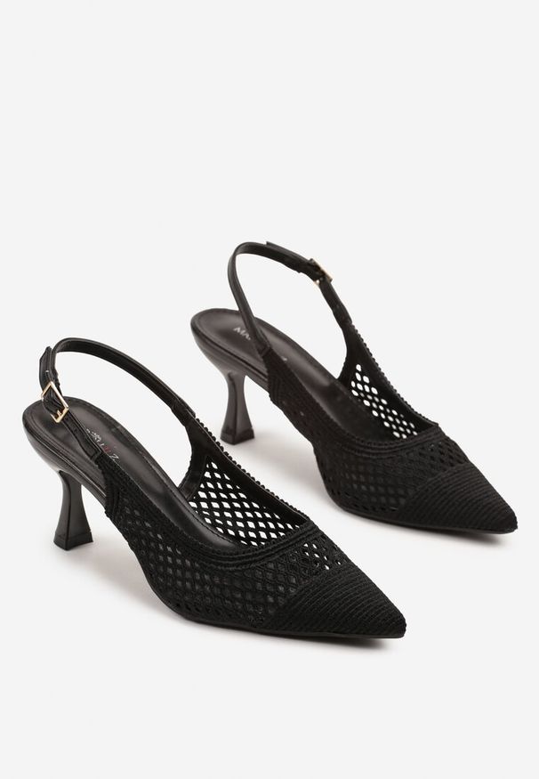 Renee - Czarne Sandały Slingback na Klepsydrze z Szydełkową Cholewką i Noskiem w Szpic Mairita. Okazja: na co dzień. Zapięcie: pasek. Kolor: czarny. Styl: elegancki, casual