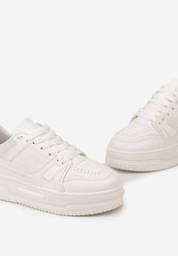Renee - Białe Sneakersy ze Wstawkami z Ekozamszu na Grubej Podeszwie Anecta. Kolor: biały. Materiał: jeans. Wzór: nadruk #4
