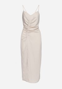 Born2be - Jasnobeżowa Satynowa Sukienka Koktajlowa z Ozdobnym Drapowaniem i Rozcięciem Saligurtia. Okazja: na imprezę. Kolor: beżowy. Materiał: satyna. Długość rękawa: na ramiączkach. Wzór: aplikacja. Sezon: lato. Styl: wizytowy #7