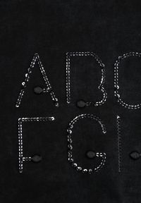 Born2be - Czarny Oversizowy T-shirt z Bawełny Zdobiony Haftem z Cekinami Pidella. Okazja: na co dzień. Kolor: czarny. Materiał: bawełna. Wzór: haft, aplikacja. Styl: casual, elegancki #6