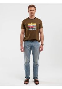 Big-Star - Koszulka męska z kolorowym nadrukiem khaki Ralier 303. Kolor: zielony. Materiał: bawełna, jeans, skóra. Wzór: kolorowy, nadruk. Styl: klasyczny #4