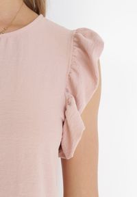 Born2be - Różowa Pudełkowa Sukienka Mini z Falbankami przy Ramionach Alizea. Typ kołnierza: kołnierz z falbankami. Kolor: różowy. Sezon: wiosna, lato. Długość: mini #2