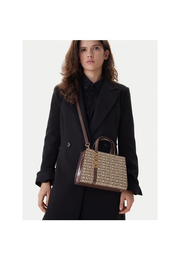 Torebka DKNY. Kolor: brązowy