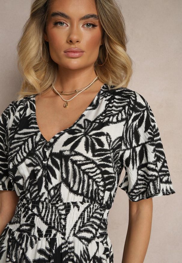 Renee - Czarna Sukienka z Gumką w Pasie Ozdobiona Roślinnym Wzorem Charina. Kolor: czarny. Materiał: tkanina, wiskoza. Długość rękawa: krótki rękaw. Wzór: aplikacja. Sezon: lato