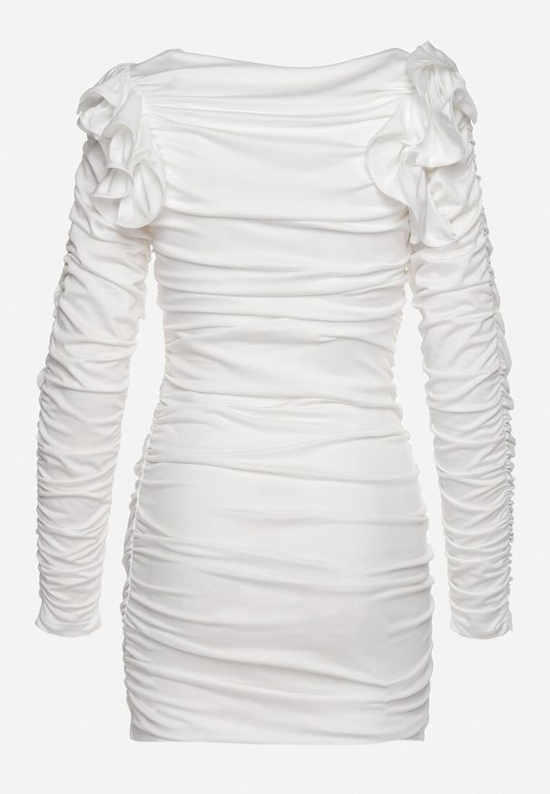 Born2be - Biała Sukienka Dopasowana z Naszywkami w Postaci Kwiatów i Marszczeniami oraz Wycięciami Jaleria. Kolor: biały. Wzór: aplikacja, kwiaty. Styl: elegancki