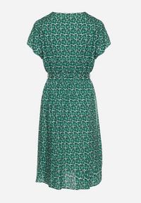 Born2be - Zielona Sukienka z Wiskozy z Kopertowym Dekoltem i Gumką w Talii Moanalise. Kolor: zielony. Materiał: wiskoza. Sezon: lato. Typ sukienki: kopertowe #2