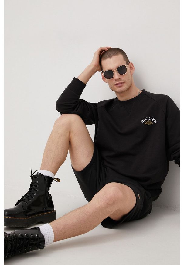 Dickies bluza bawełniana męska kolor czarny z aplikacją. Kolor: czarny. Materiał: bawełna. Długość rękawa: raglanowy rękaw. Wzór: aplikacja