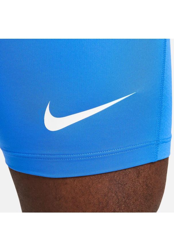 Spodnie treningowe męskie Nike Pro Drifit Strike. Kolor: biały, niebieski, wielokolorowy. Długość: krótkie