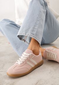Born2be - Różowe Sneakersy w Stylu Kultowych Tenisówek Genenor. Okazja: na spacer. Kolor: różowy. Materiał: jeans, dresówka. Sport: turystyka piesza #4