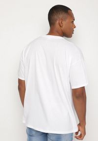 Born2be - Biała Koszulka T-shirt z Bawełny Fodarella. Okazja: na co dzień. Kolor: biały. Materiał: bawełna. Wzór: aplikacja. Styl: klasyczny, casual, elegancki