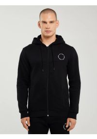 Big-Star - Bluza męska z kapturem czarna Ajron 906/ Kersyn 906. Okazja: na spacer. Typ kołnierza: kaptur. Kolor: czarny. Materiał: materiał, jeans, dresówka. Długość rękawa: długi rękaw. Długość: długie. Styl: elegancki, sportowy, wakacyjny #1