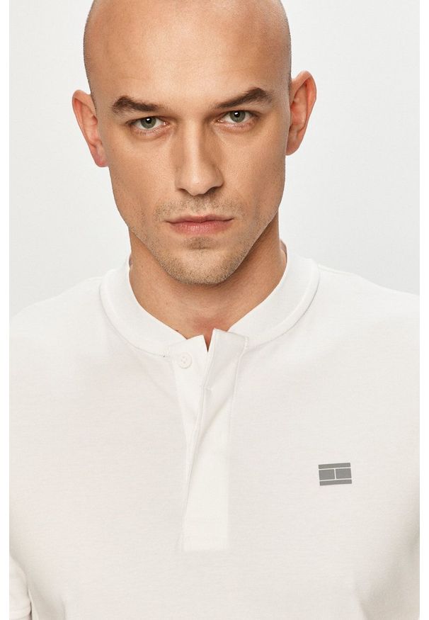 TOMMY HILFIGER - Tommy Hilfiger - Polo. Typ kołnierza: polo. Kolor: biały. Długość: krótkie