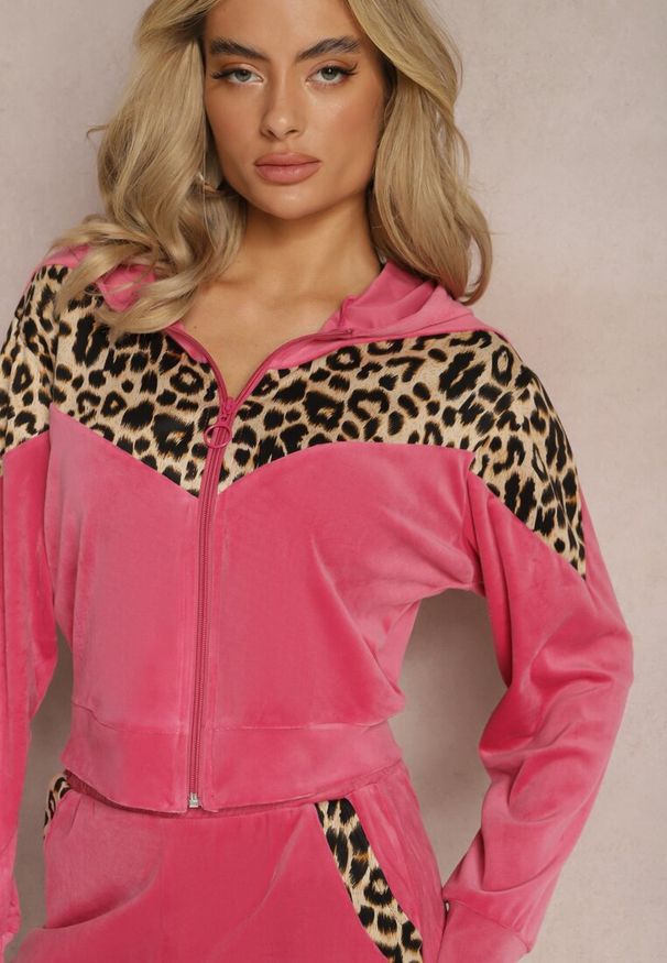 Renee - Fuksjowy Welurowy Komplet Dresowy 2-Częściowy z Animal Print Bluza i Spodnie Atisilva. Kolor: różowy. Materiał: dresówka, welur. Wzór: nadruk