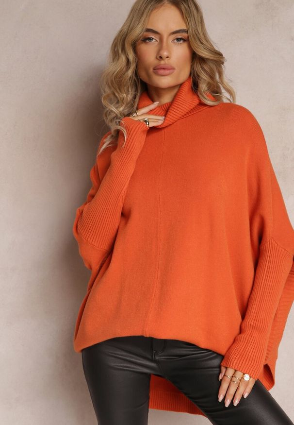 Renee - Pomarańczowy Golf z Rękawem Nietoperz Elsinne. Typ kołnierza: golf. Kolor: pomarańczowy. Długość rękawa: długi rękaw. Długość: długie