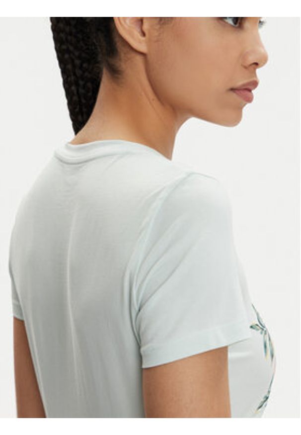 Guess T-Shirt W4GI24 J1314 Błękitny Slim Fit. Kolor: niebieski. Materiał: bawełna