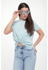 T-shirt damski DKNY SPORT. Styl: sportowy