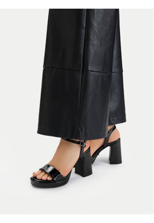 DeeZee Sandały CEO-SS22-049 Czarny. Kolor: czarny. Materiał: materiał