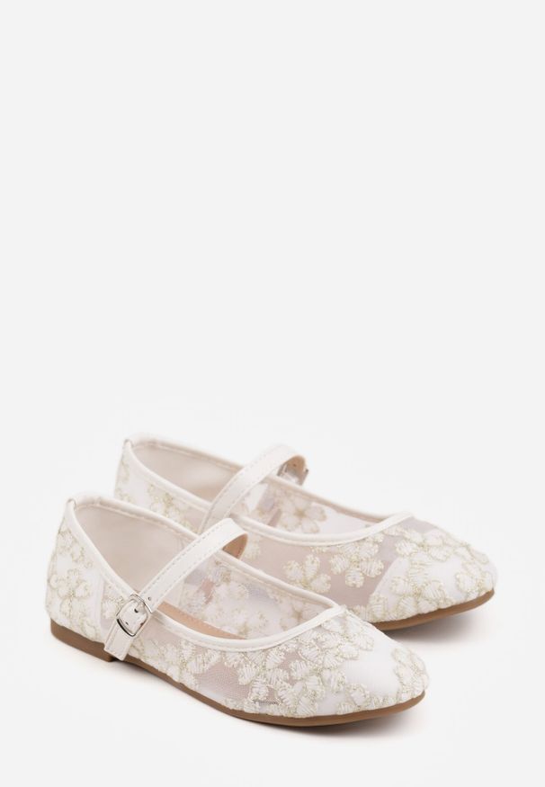 Born2be - Białe Siateczkowe Balerinki z Paskiem z Klamerką i Haftowanymi Kwiatami Erolea. Okazja: na co dzień, na uczelnię. Zapięcie: pasek. Kolor: biały. Materiał: jeans. Wzór: haft, kwiaty. Styl: casual