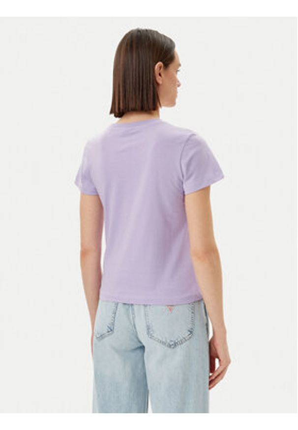 Guess T-Shirt V5GI10 K9RM1 Fioletowy Regular Fit. Kolor: fioletowy. Materiał: bawełna