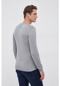 Guess Sweter z domieszką wełny męski kolor szary. Okazja: na co dzień. Kolor: szary. Materiał: wełna. Długość rękawa: długi rękaw. Długość: długie. Styl: casual #2
