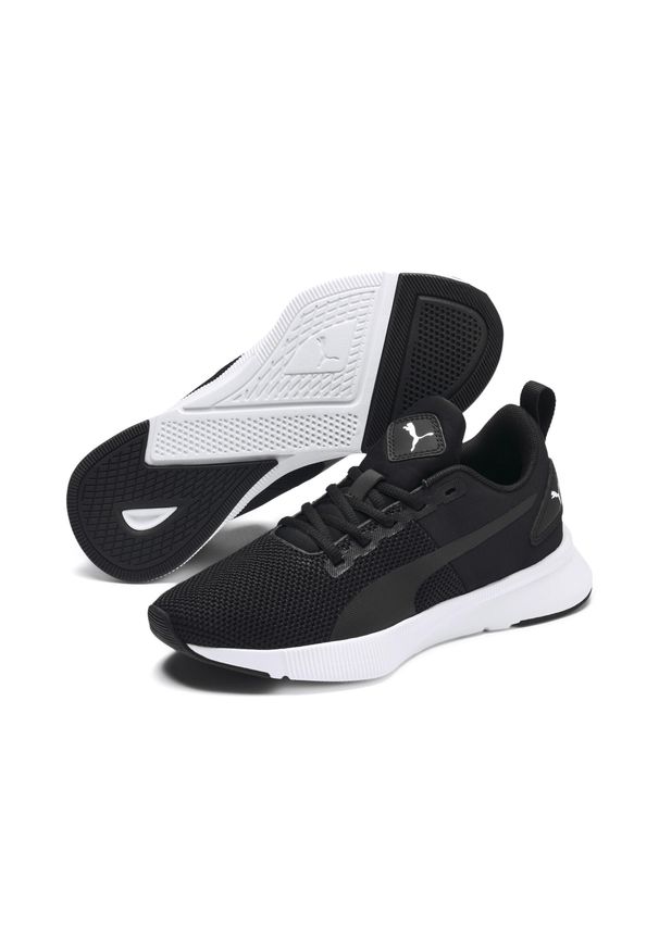 Buty do chodzenia dla dzieci Puma Flyer Runner Jr. Kolor: czarny, biały, wielokolorowy. Materiał: tkanina, materiał, guma, syntetyk. Sport: turystyka piesza