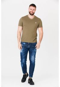 Guess - GUESS Khaki t-shirt męski w serek, Rozmiar S. Typ kołnierza: dekolt w serek. Kolor: zielony. Wzór: aplikacja #3