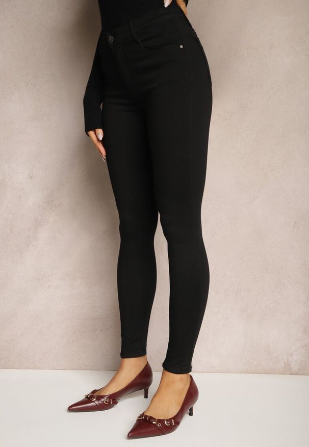 Renee - Czarne Jeansy z Bawełną Skinny High Waist Push Up Totanna. Okazja: na co dzień, na spotkanie biznesowe, do pracy. Stan: podwyższony. Kolor: czarny. Styl: elegancki, biznesowy, casual