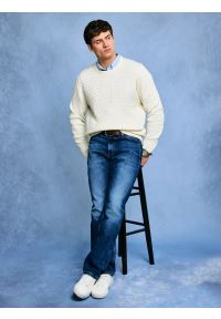 Big-Star - Sweter męski ze splotem warkoczowym i haftem kremowy Niser 100. Okazja: na co dzień. Kolor: biały. Materiał: materiał, dzianina, bawełna, jeans. Wzór: haft, ze splotem. Styl: klasyczny, casual #4